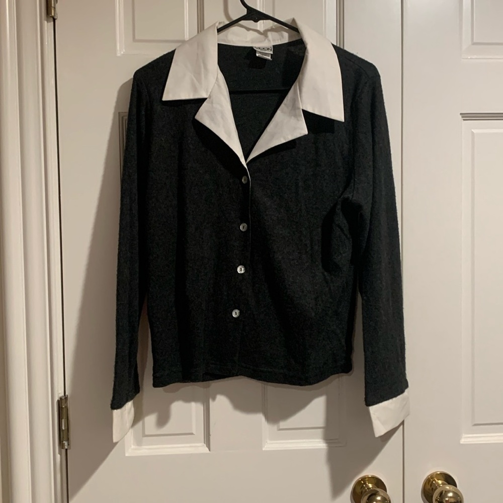 Preppy Botton Down Women’s Top with Collar